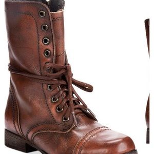 Steve Madden Troopa combat boots in size 8 brown